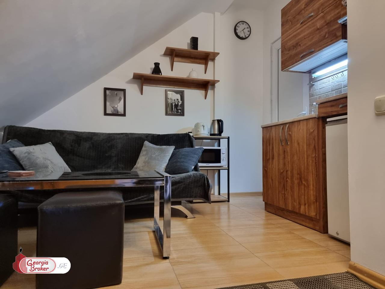 იყიდება ახალი გარემონტებული 3 ოთახიანი ბინა გუდაურში